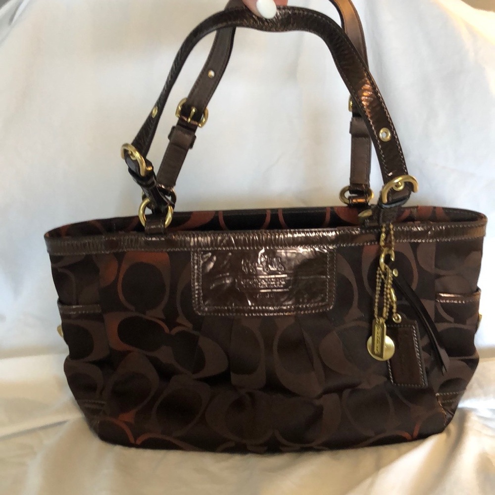 Coach signature canvases satchel.